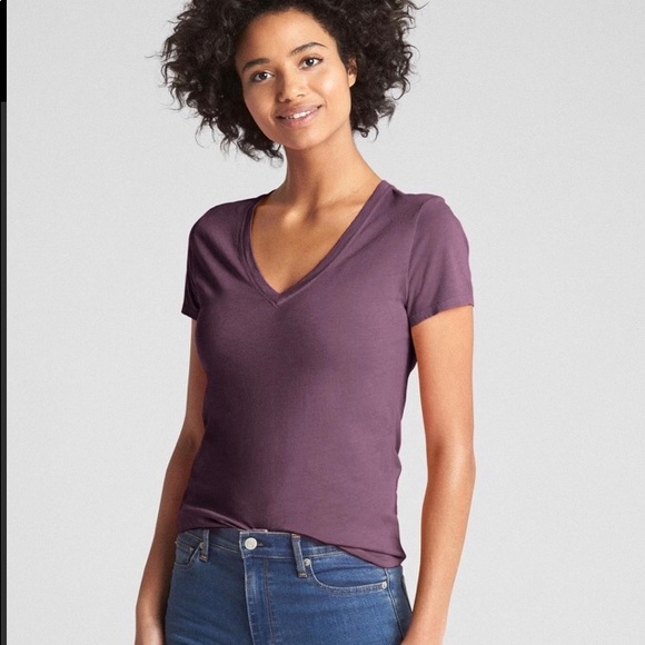 Gap Modern V-Neck Jersey Knit T-Shirt - Picture 2 of 8